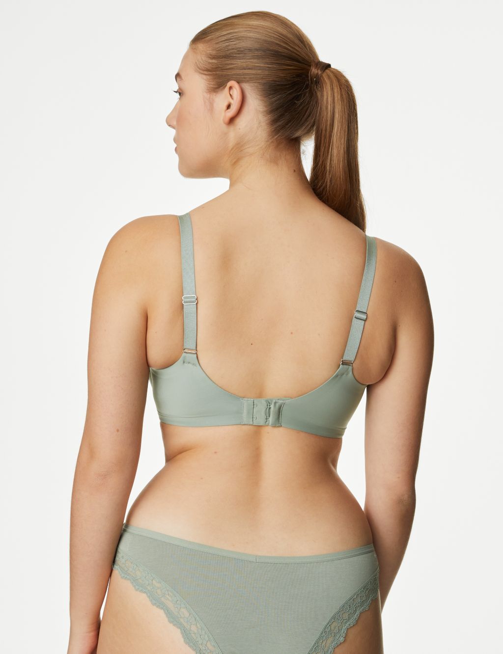 Embrace Wired Extra Support Bra F-J image 4