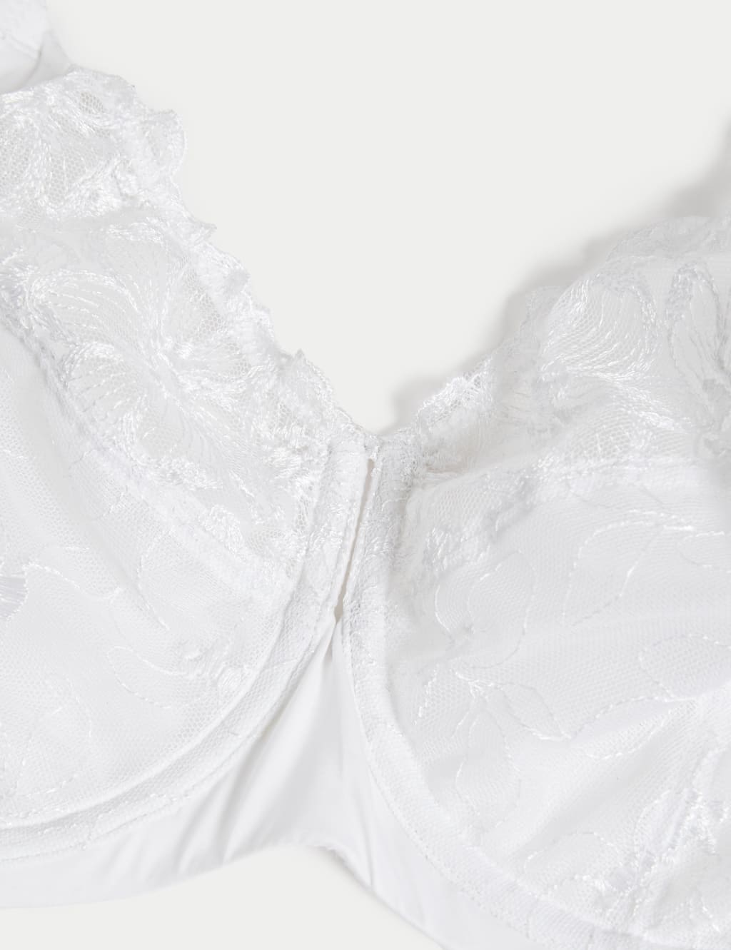 Embrace Wired Extra Support Bra F-J image 8