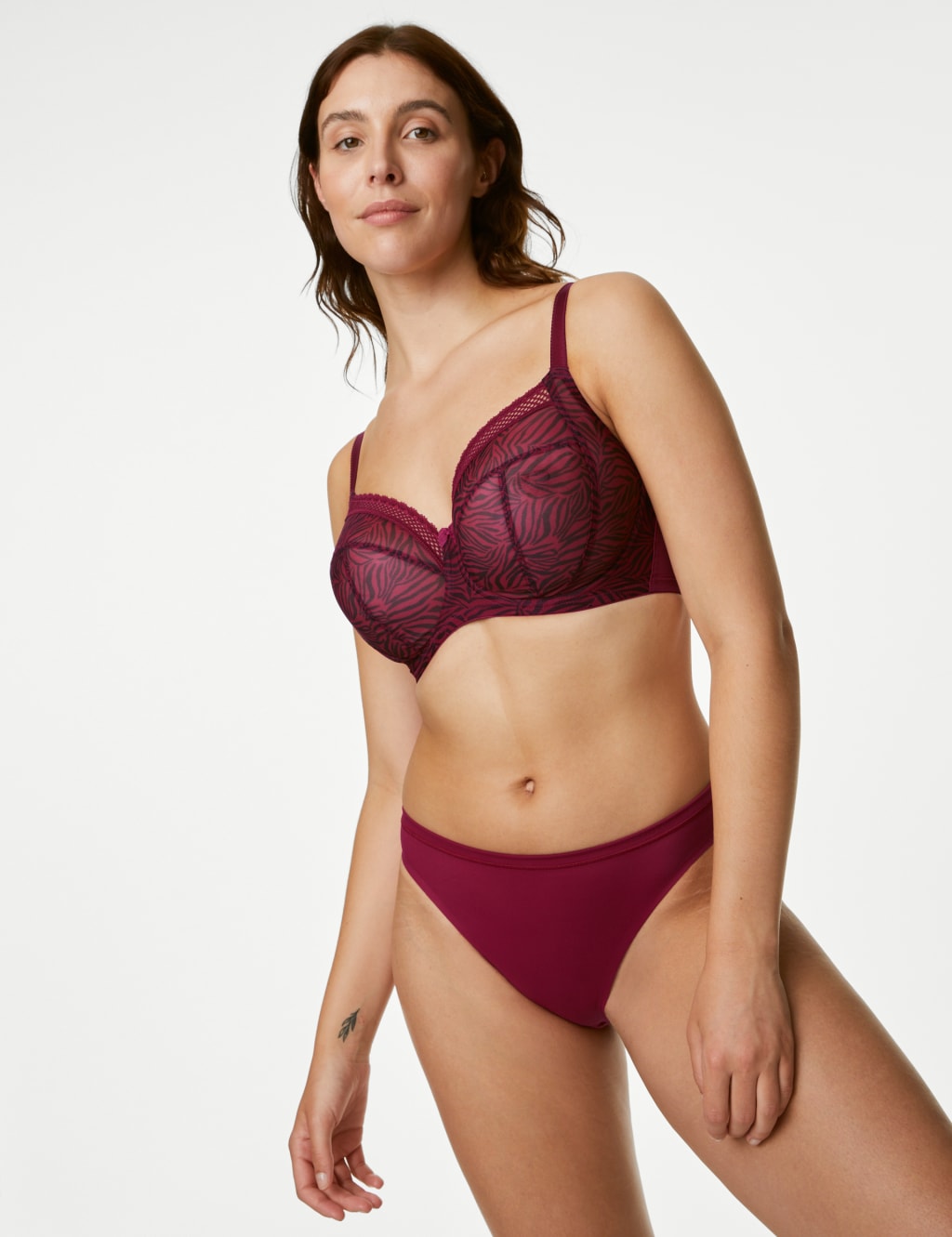 Printed Mesh Wired Extra Support Bra F-J image 5