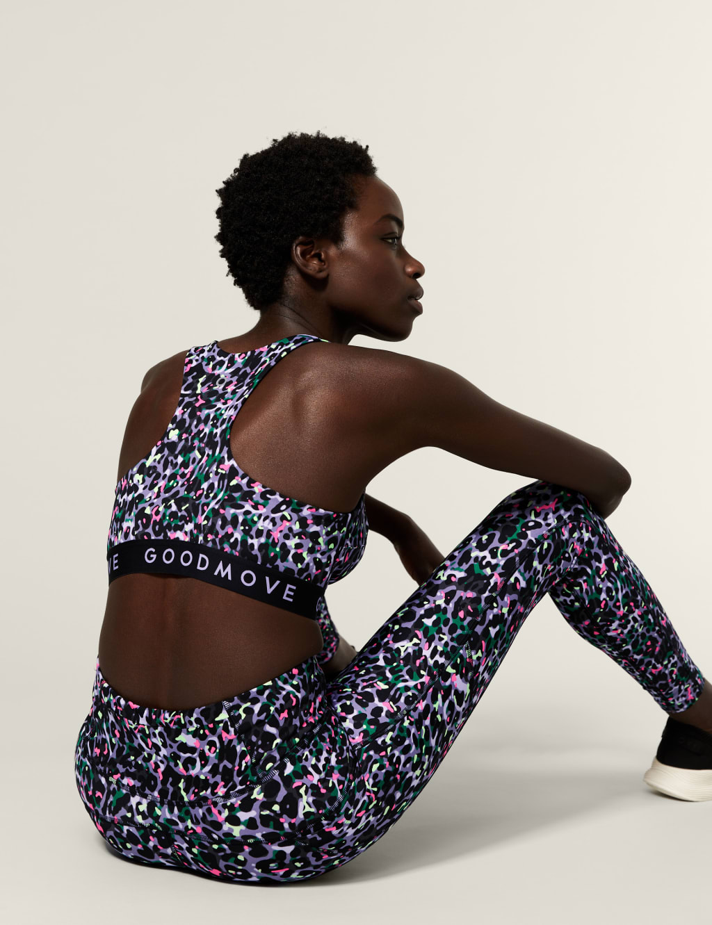 Ultimate Support Non Wired Sports Bra A-E image 4