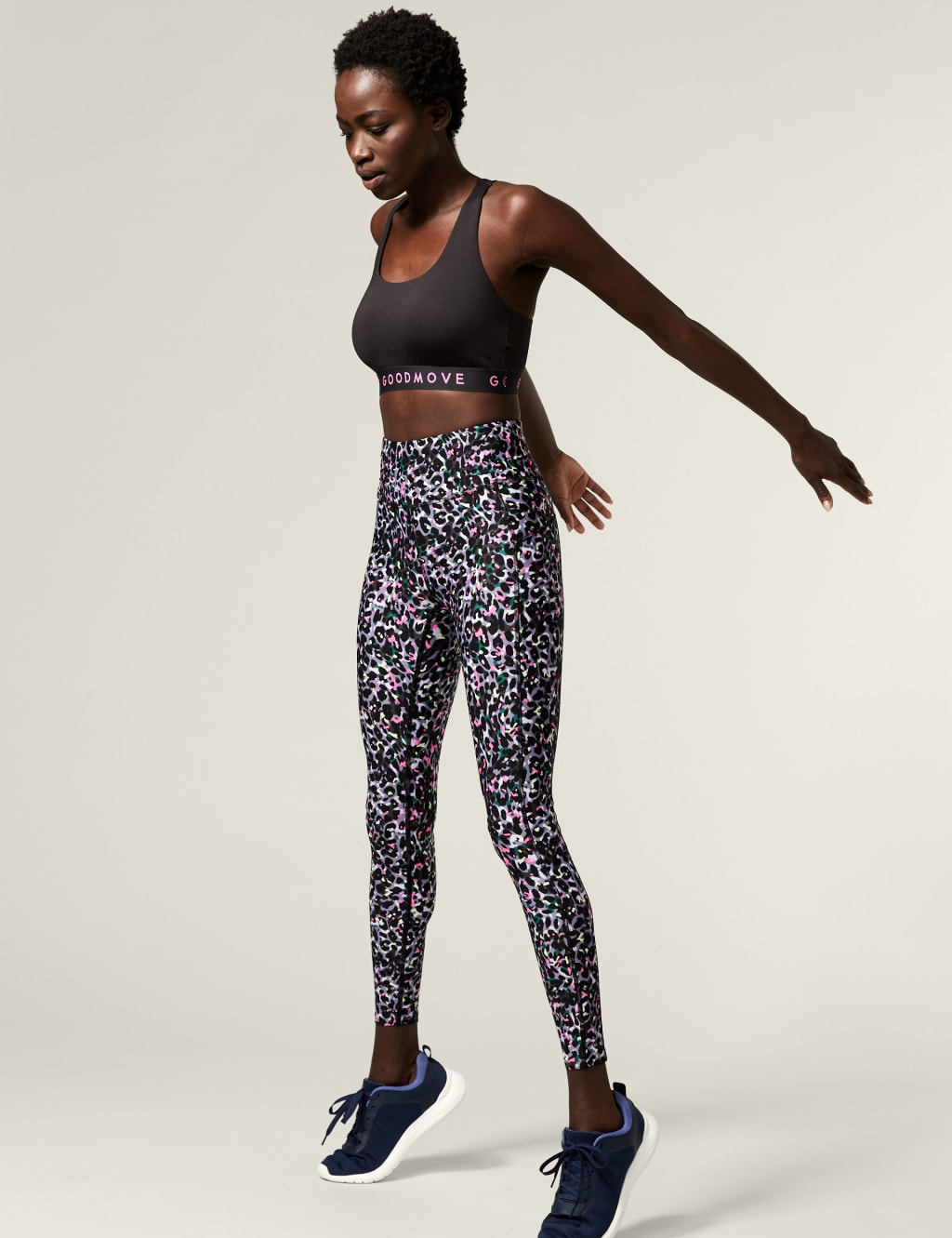 Medium Support Non Wired Crop Top A-E image 5