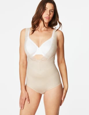 Body &agrave; maintien moyen effet sculptant, dot&eacute; de la finition Smoothlines&trade;