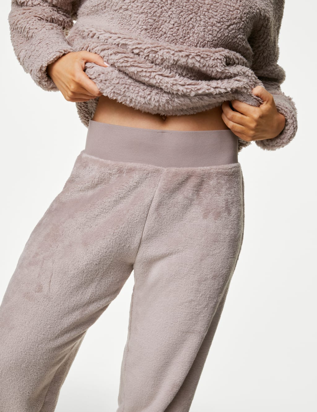 Borg and Fleece Lounge Set with Snood image 5