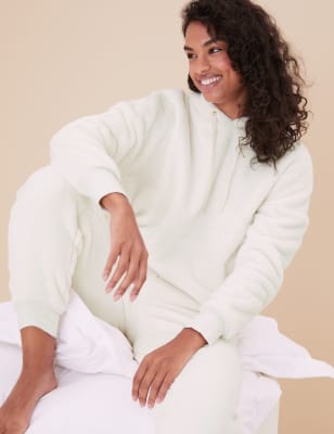 Warm pajamas 2024 for women