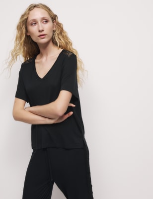 Comfy Pyjama Set with Lace Detail - Off-Duty Comfort