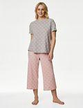Pyžamová souprava se zkrácenými nohavicemi a&nbsp;vysokým podílem bavlny