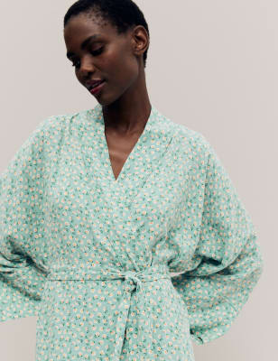 Kimono style best sale dressing gown