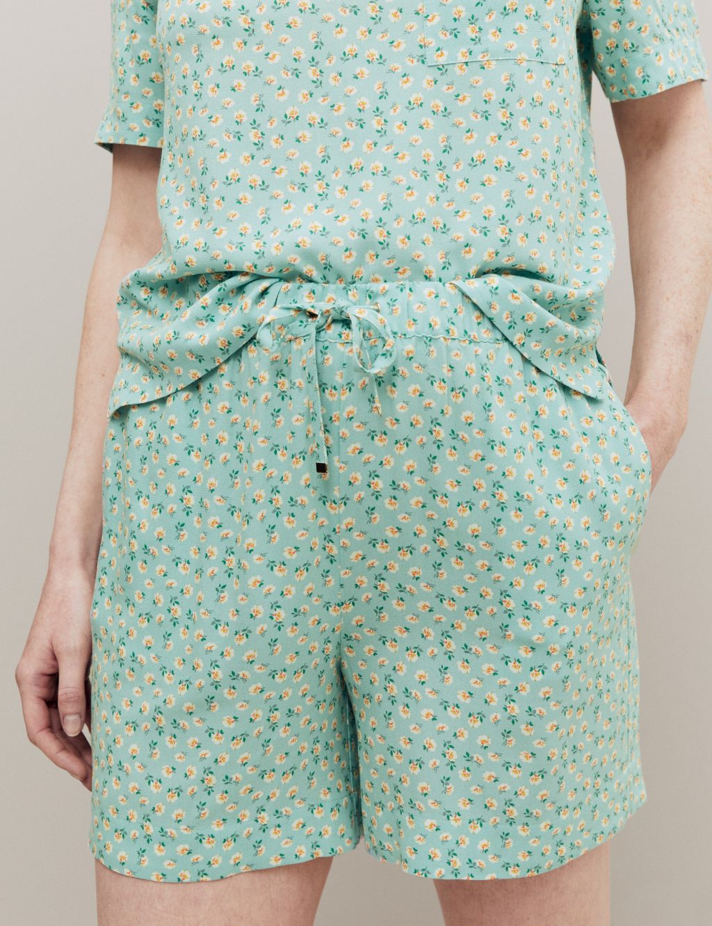 Floral Print Pyjama Shorts image 5