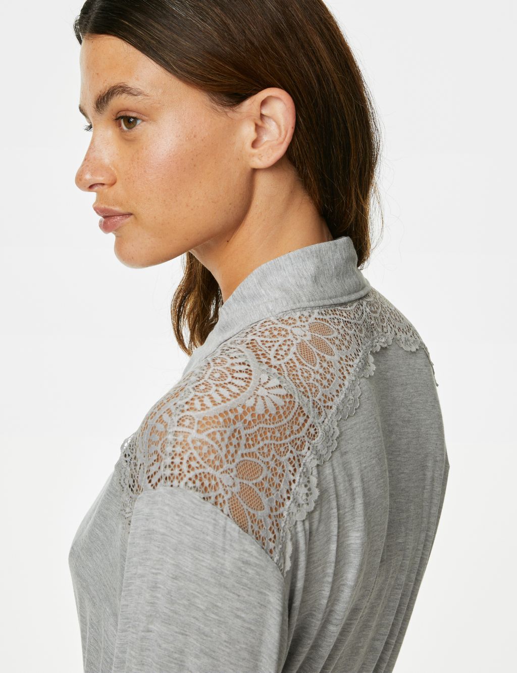 Body Soft™ Lace Detail Short Dressing Gown image 4