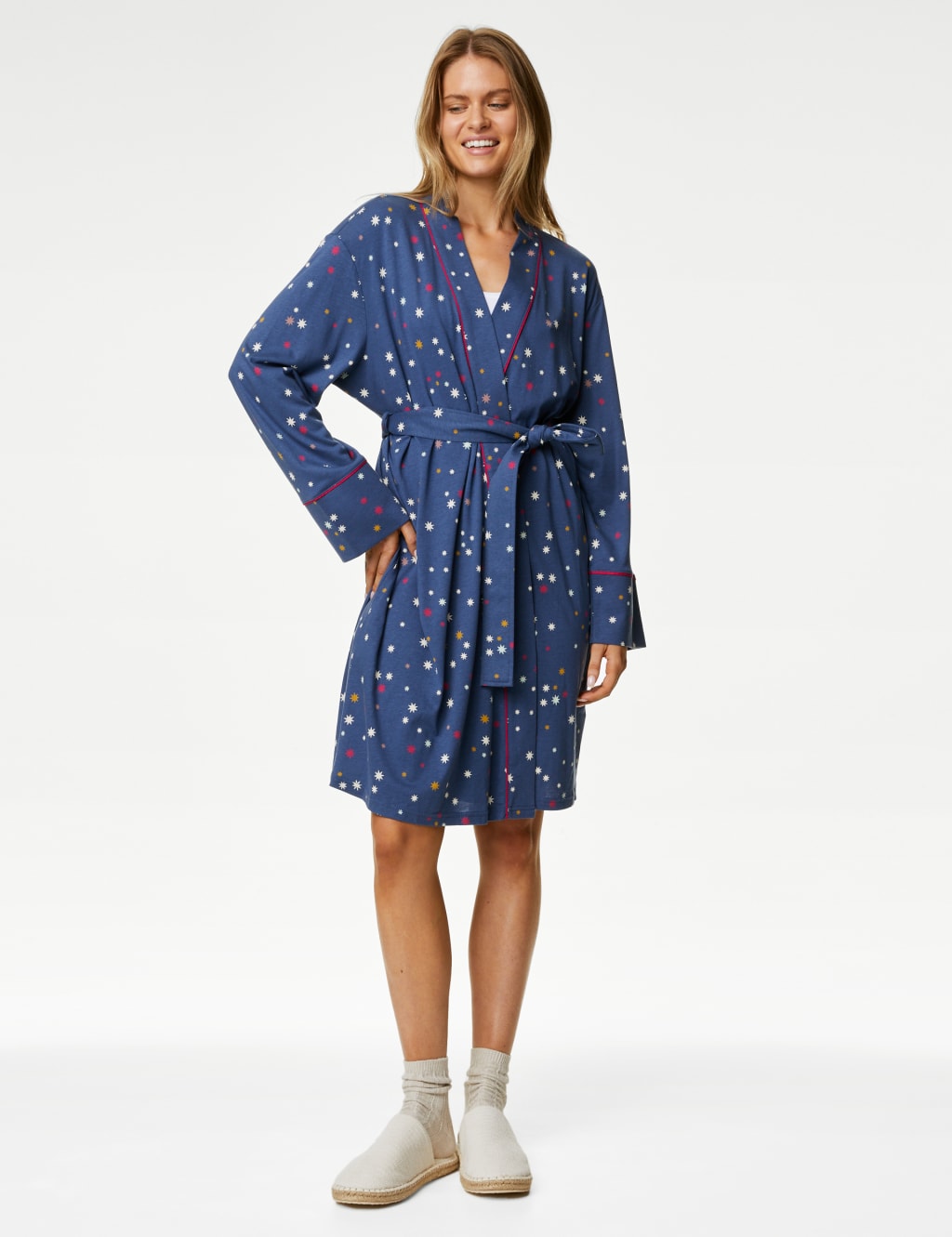 Star Print Short Wrap image 3