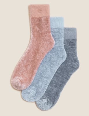 

Womens M&S Collection 3er-Pack knöchelhohe Socken aus Samt mit kuscheligem Fellbesatz - Pink Mix, Pink Mix