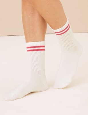 

Womens M&S Collection 2er-Pack knöchelhohe gestreifte Socken mit hohem Baumwollanteil - White Mix, White Mix