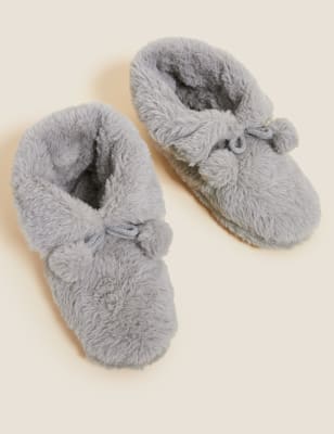 Faux fur shop slippers