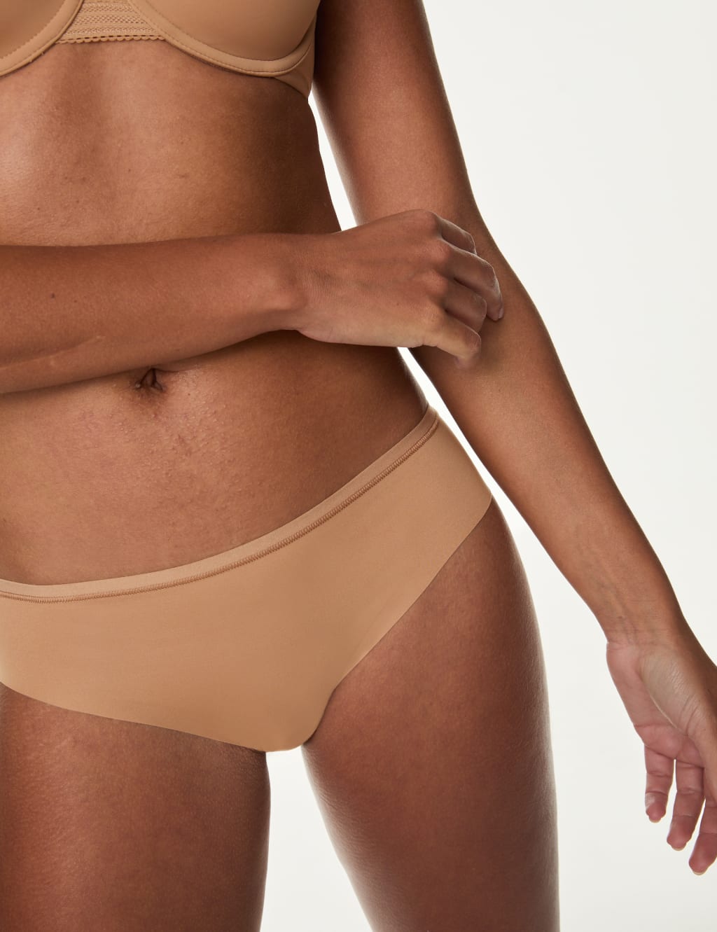 3pk No VPL Flexifit™ Brazilian Knickers image 3