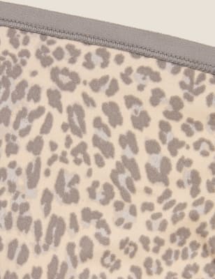 

Womens M&S Collection 5pk No VPL Animal Print High Leg Knickers - Cream C, Cream C