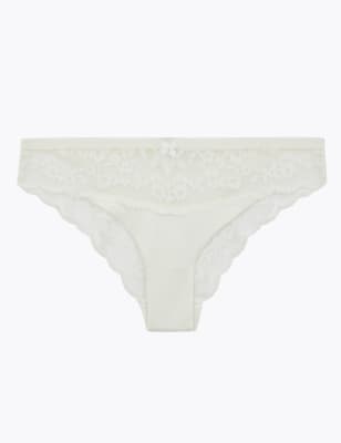 Tanga bord&eacute; de dentelle