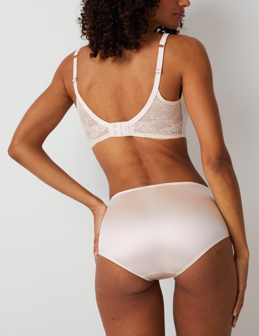 No VPL Lace Trim High Rise Shorts image 4