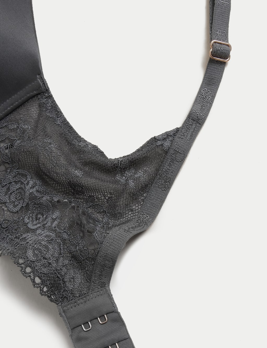 Smoothing Padded Plunge Bra A-E image 6