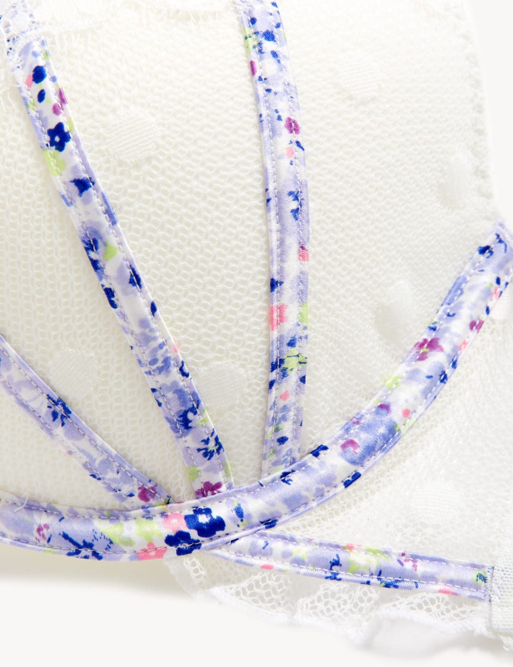 Linea Lace Wired Plunge Bra A-E image 5