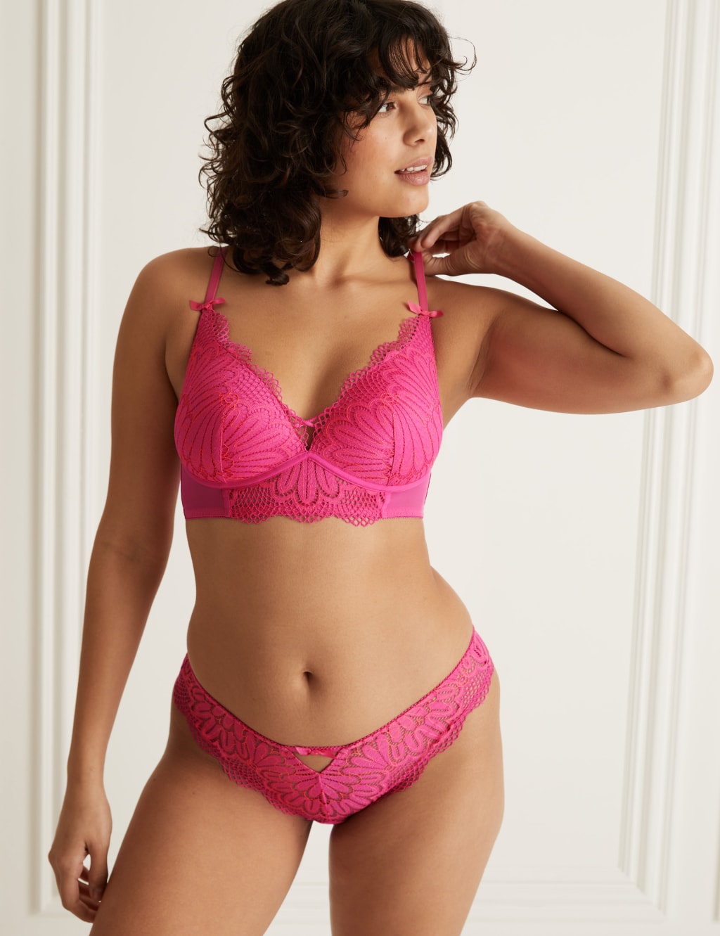 Nova Lace Non Wired Plunge Bra A-E image 2