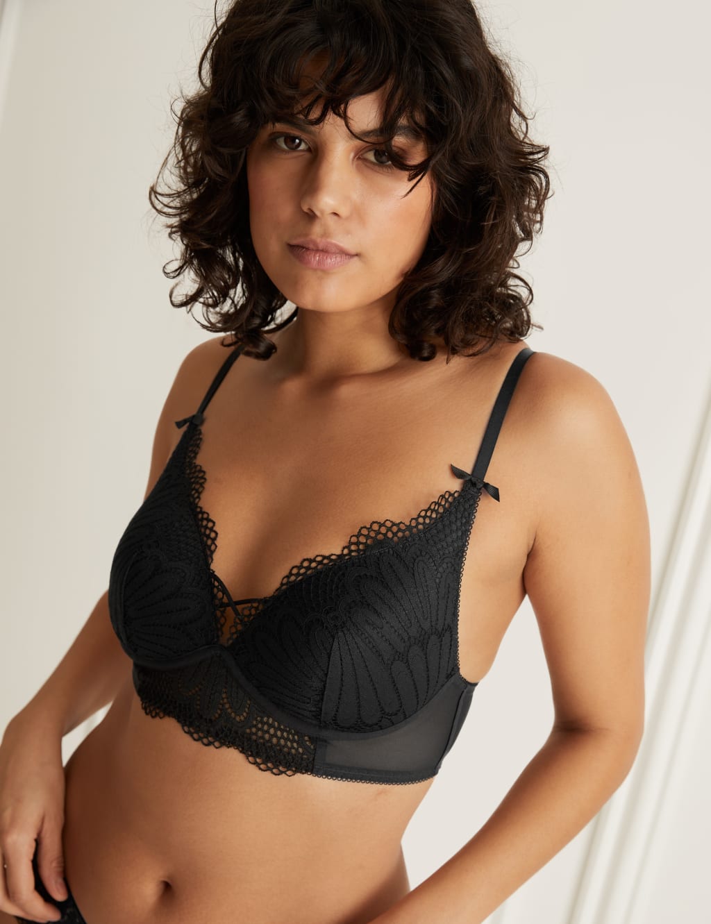 Nova Lace Non Wired Plunge Bra A-E image 2