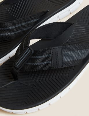

Mens M&S Collection Flip-Flops mit Profilsohle - Black Mix, Black Mix