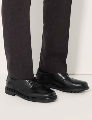 Chaussures en cuir &agrave; lacets