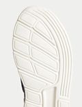 נעלי ספורט עם שרוכים בשילוב ™Airflex