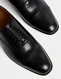 Weite Oxford-Schuhe aus Leder