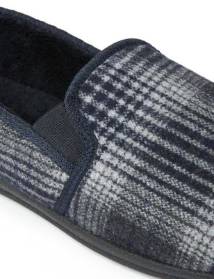Fleece Lined Slippers with Freshfeet™