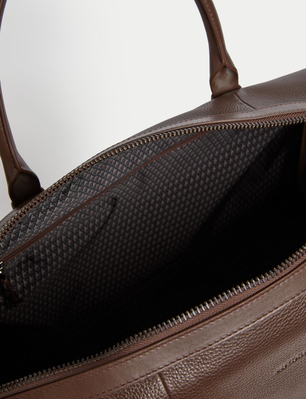 Leather Weekend Bag image 4