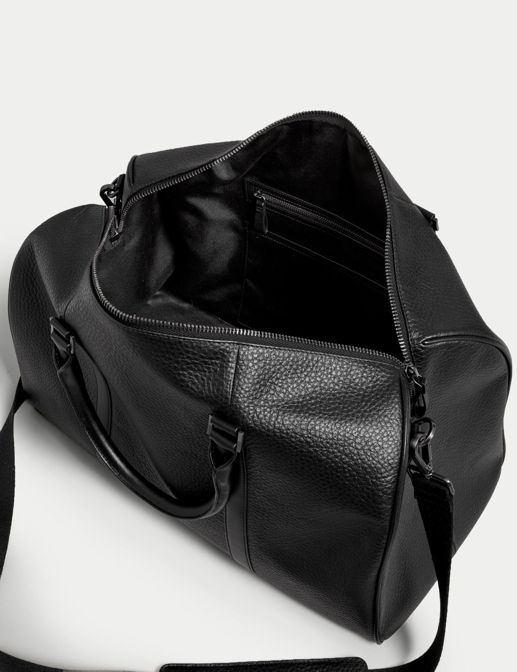 Leather Weekend Bag image 3