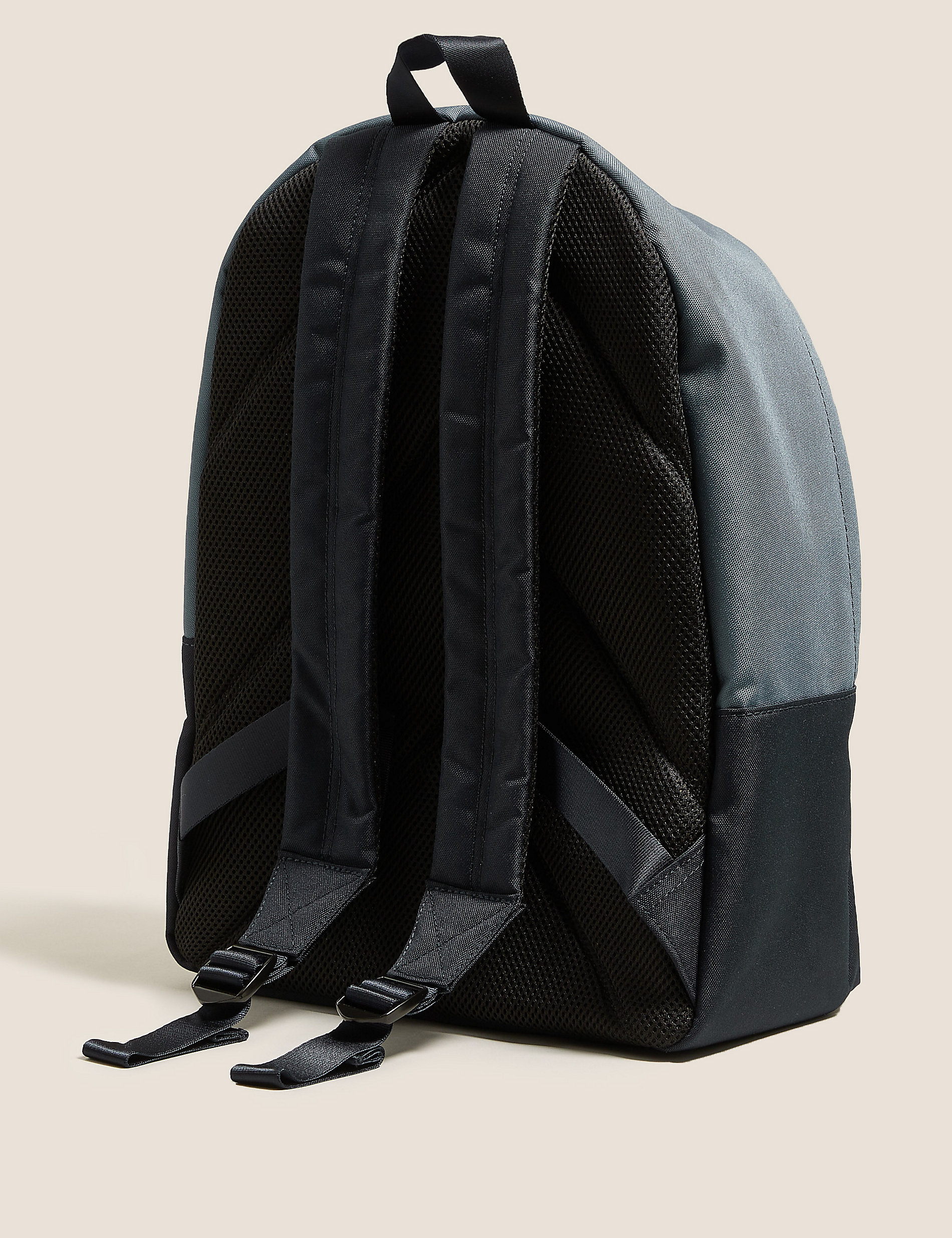 Pro-Tect™-Rucksack aus recyceltem Polyester
