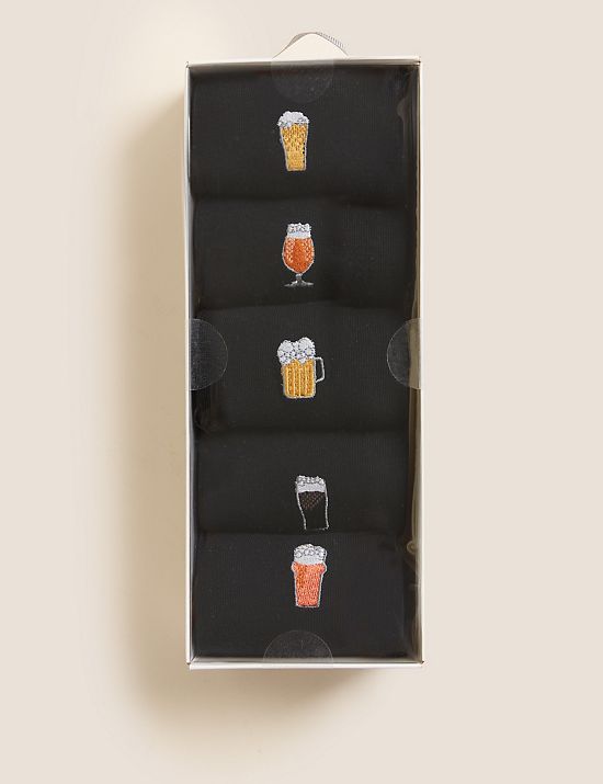 Dárková krabice 5&nbsp;párů ponožek s&nbsp;vysokým podílem bavlny a&nbsp;motivem piva