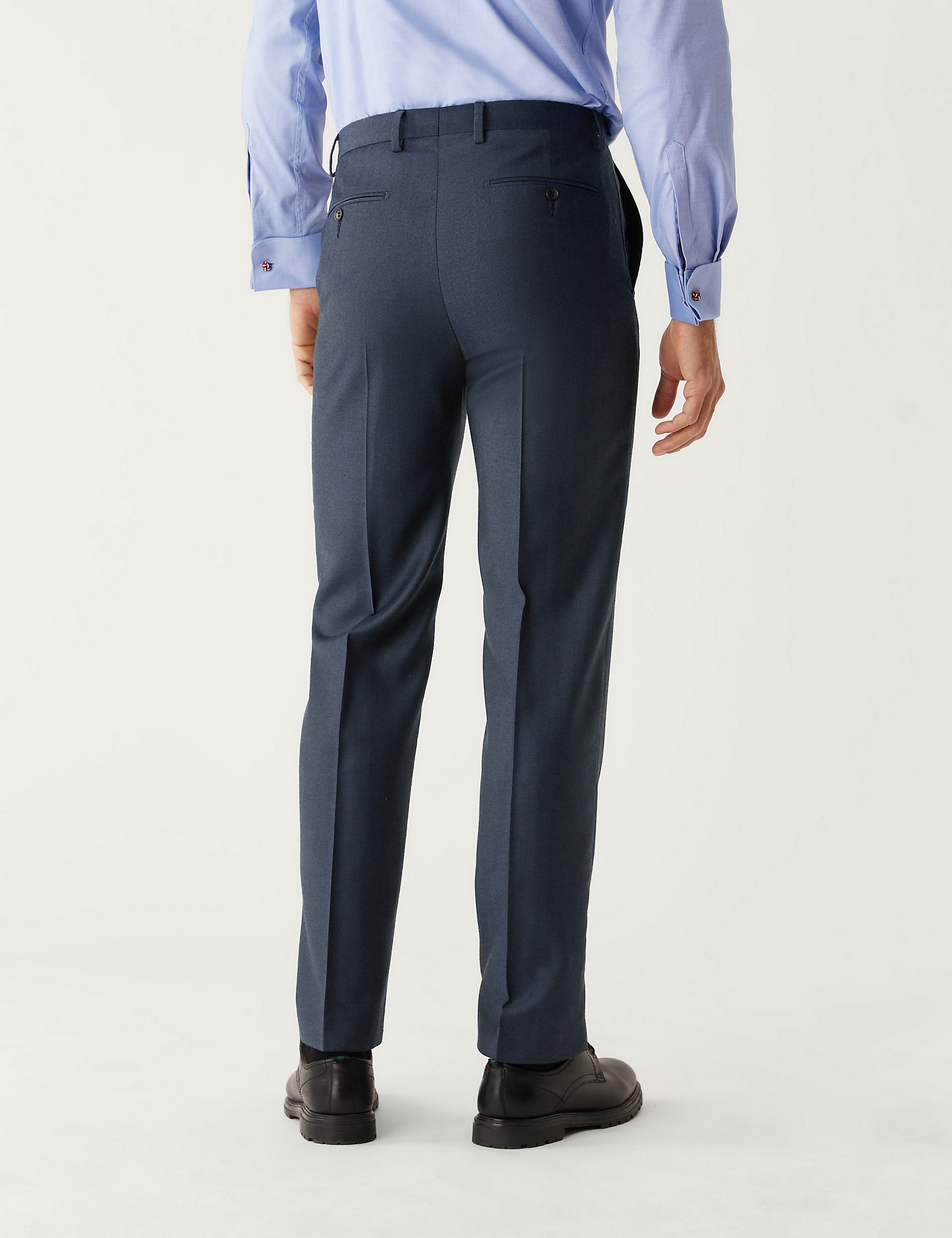 Pantalon van pure Britse wol met normale pasvorm en visgraatmotief
