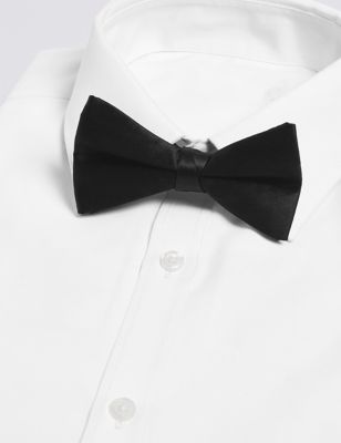 Black Pre-tied Bow Tie in Pure Silk