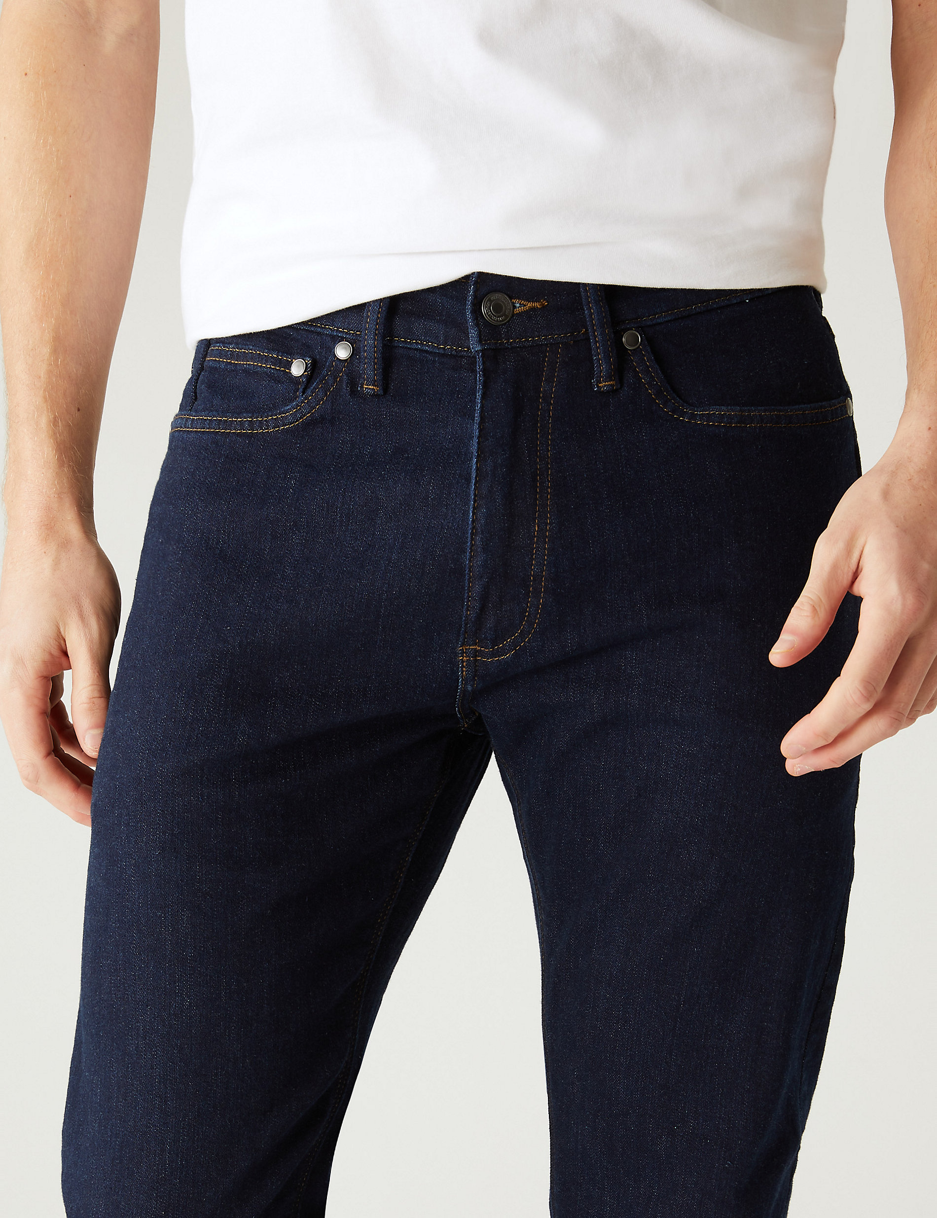 Schmal geschnittene Stretch-Jeans