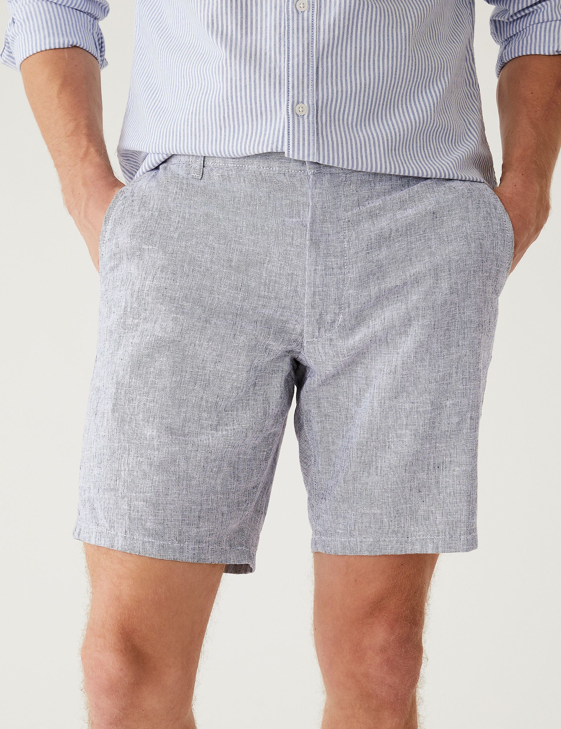 Pantalón corto de lino con cintura medio elástica