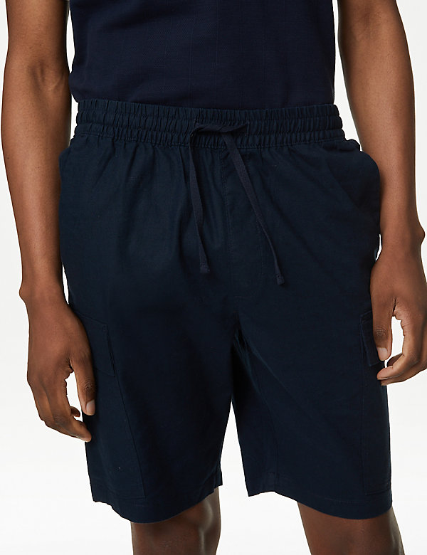 Cargo-Shorts aus Leinenmischgewebe mit elastischem Bund - AT