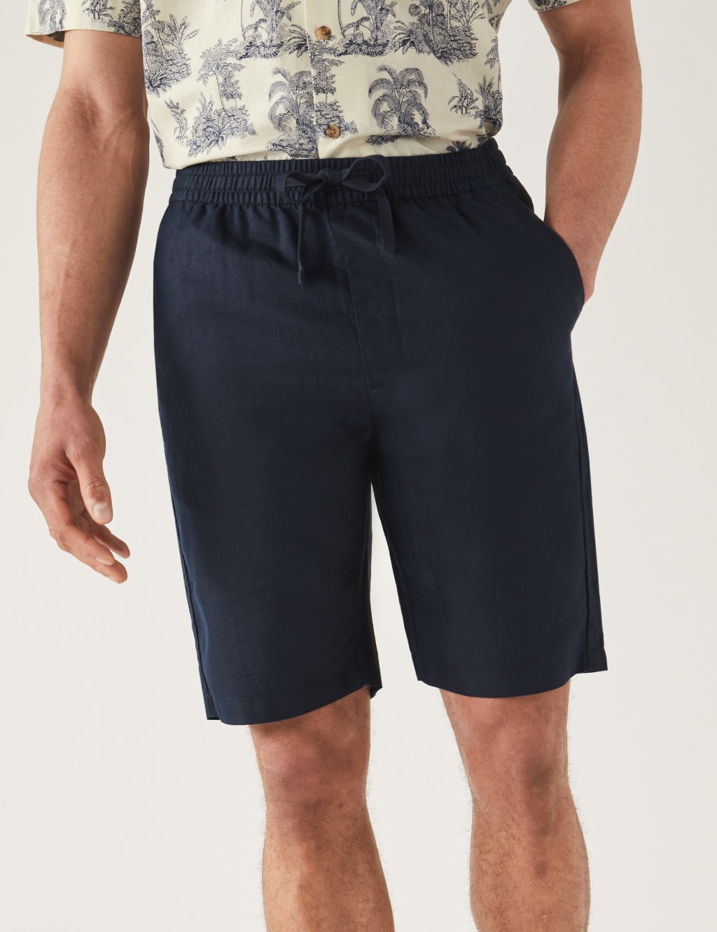 Linen Blend Elasticated Waist Chino Shorts image 3