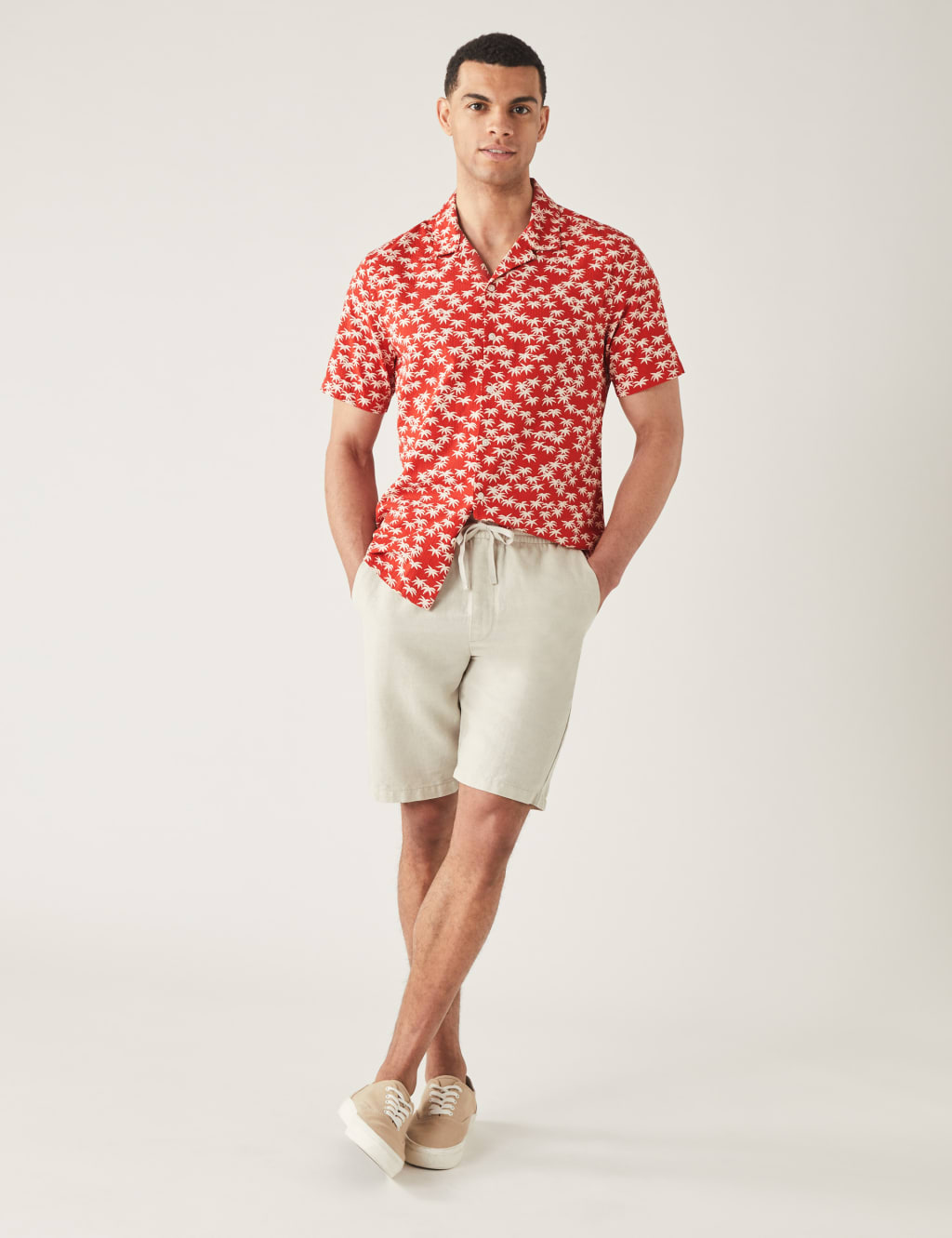 Linen Blend Elasticated Waist Chino Shorts image 2