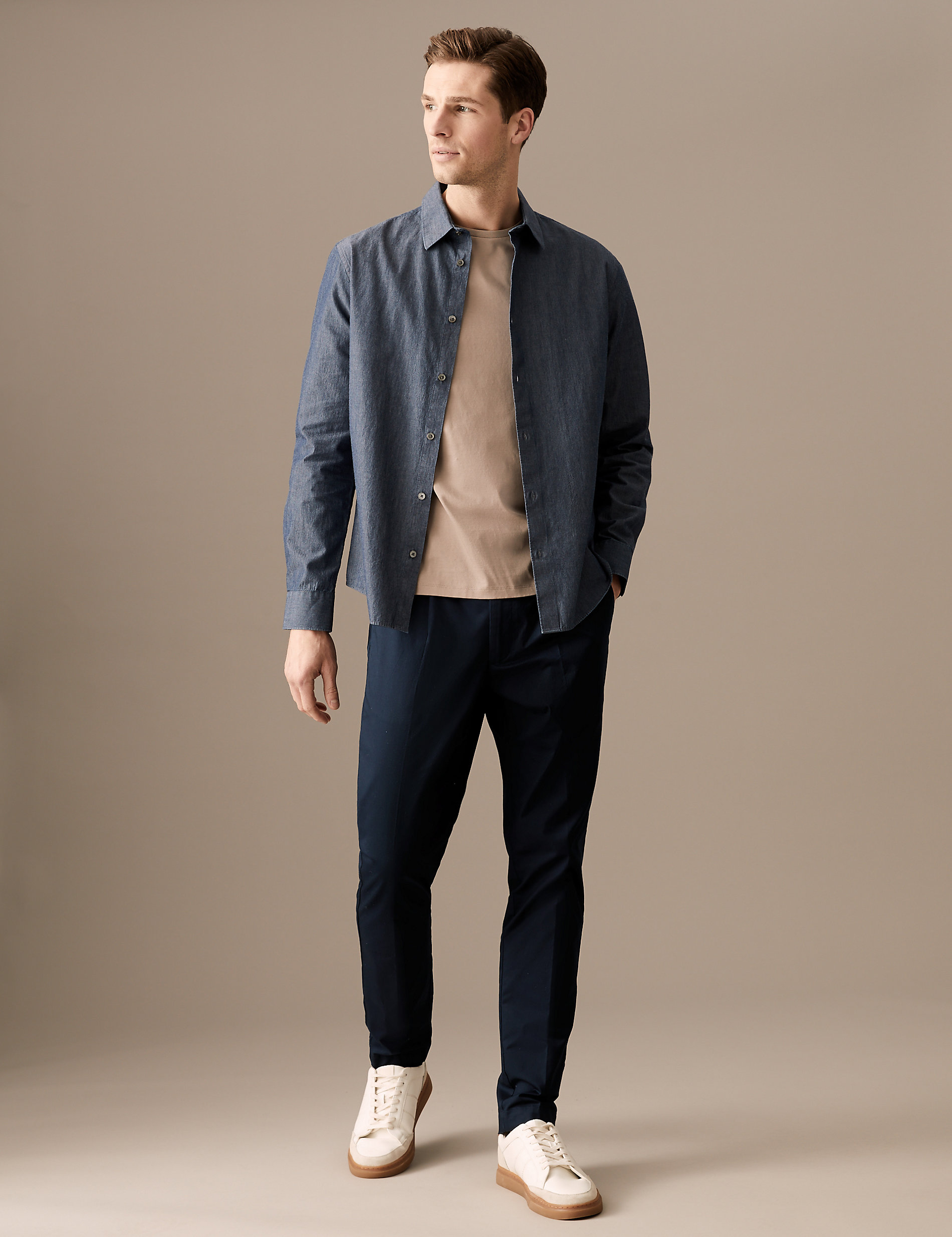 Tapered Fit Pleat Front Stretch Chinos