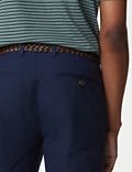 Chino coupe slim à motif texturé avec ceinture