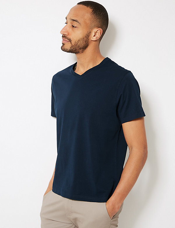 T-Shirt aus reiner Baumwolle mit V-Ausschnitt - AT