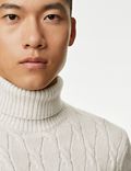 Pullover mit Zopfmuster und hohem Ausschnitt