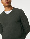 Sweter z dekoltem w serek ze 100% wełny owczej Extra Fine