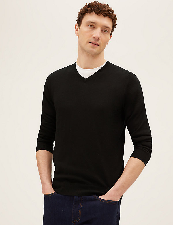 Pullover mit V-Ausschnitt aus besonders feiner, reiner Merinowolle - AT