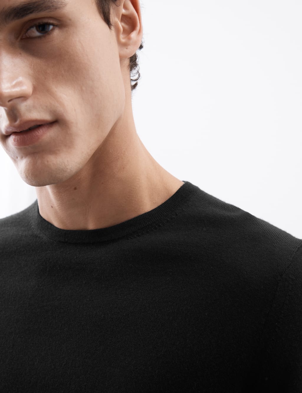 Pure Extra Fine Merino Wool Crew Neck Jumper image 3