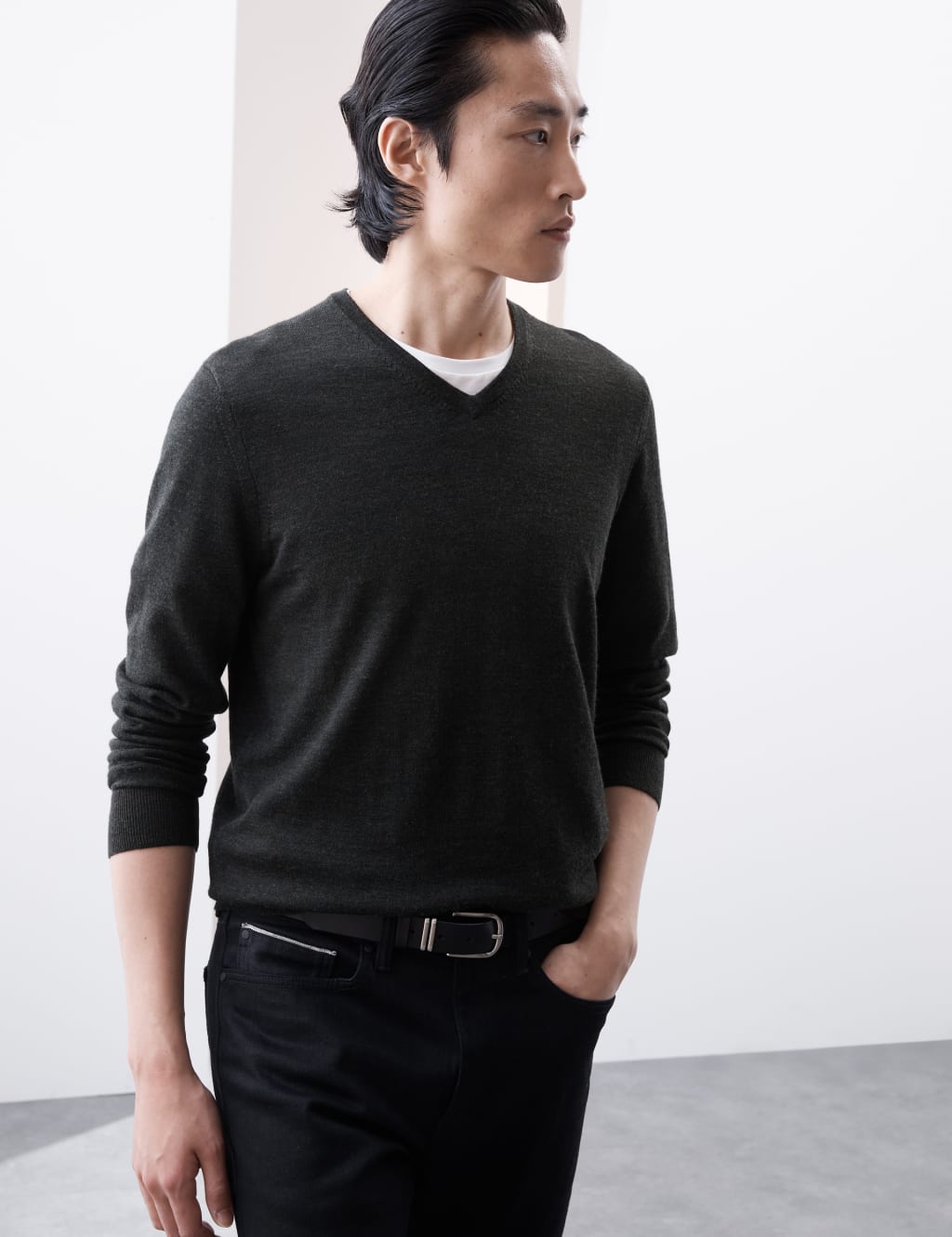 Page 2 Men's VNeck Jumpers M&S