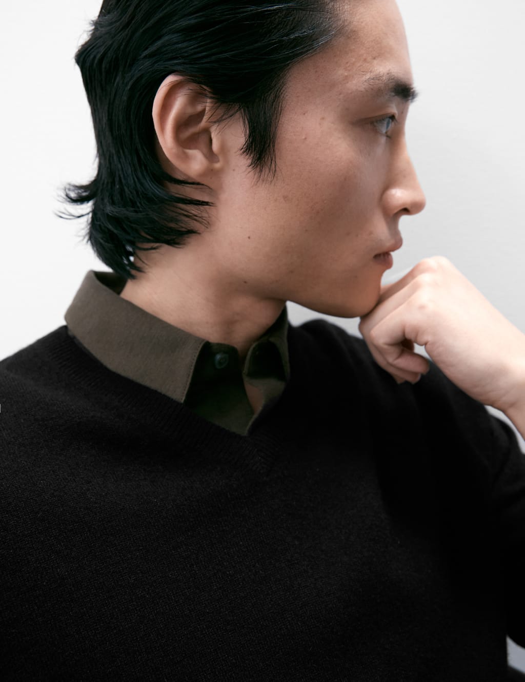 Pure Cashmere V-Neck Jumper image 4